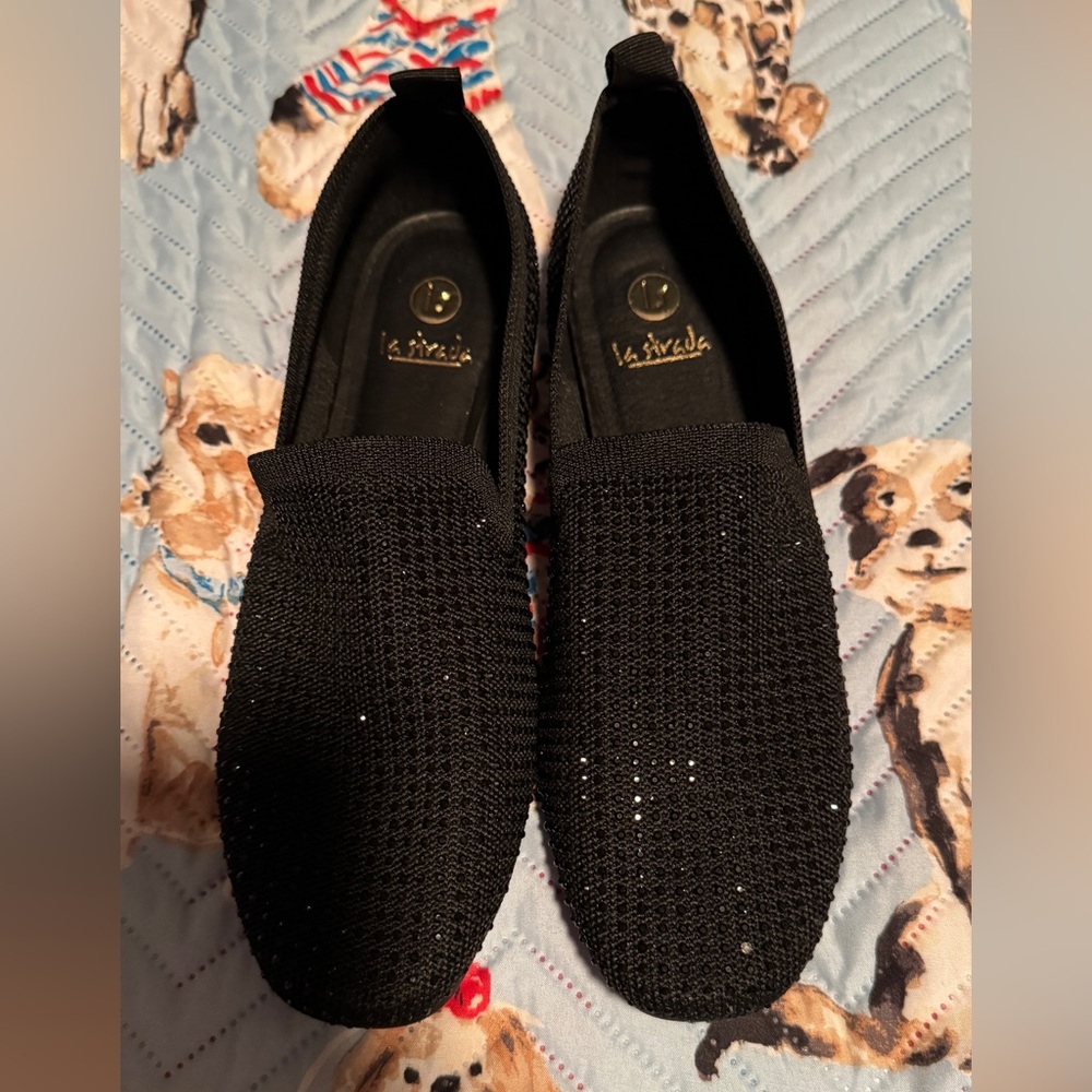 Black Textured shoes flats